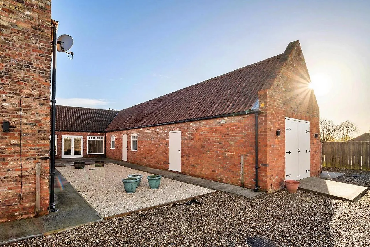 Finest Retreats - South Barn Villa Winestead