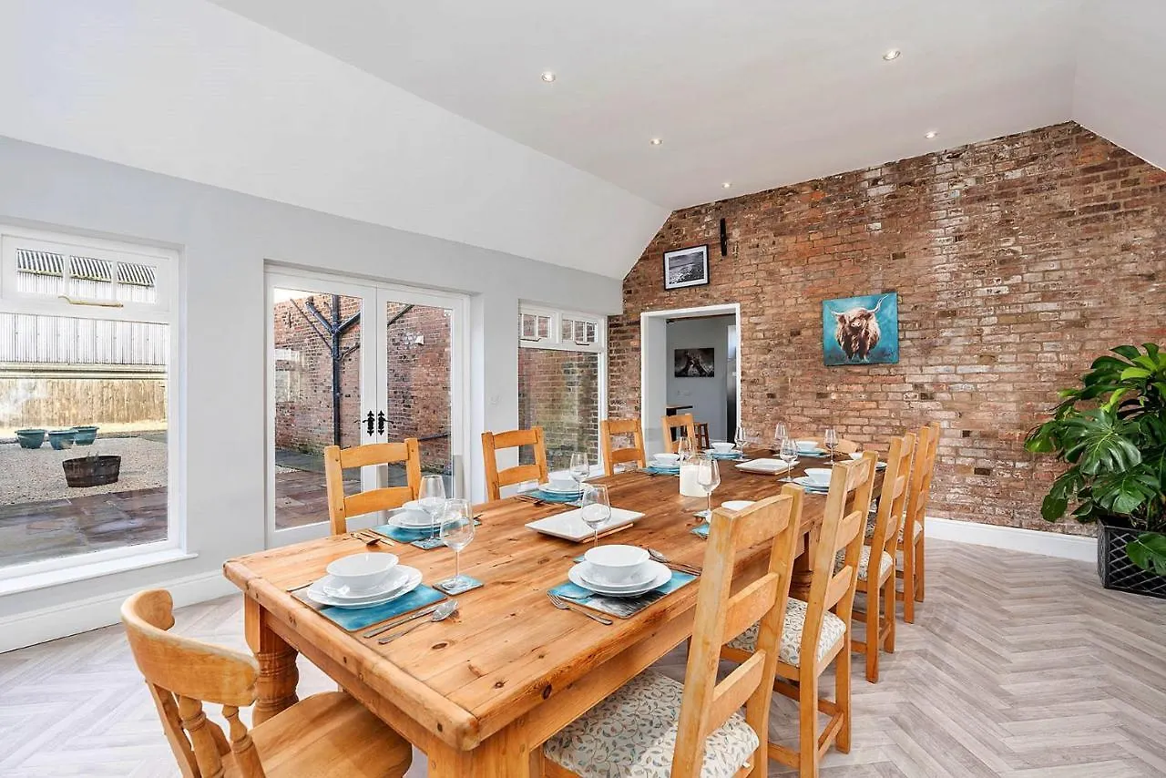 Finest Retreats - South Barn Villa Winestead