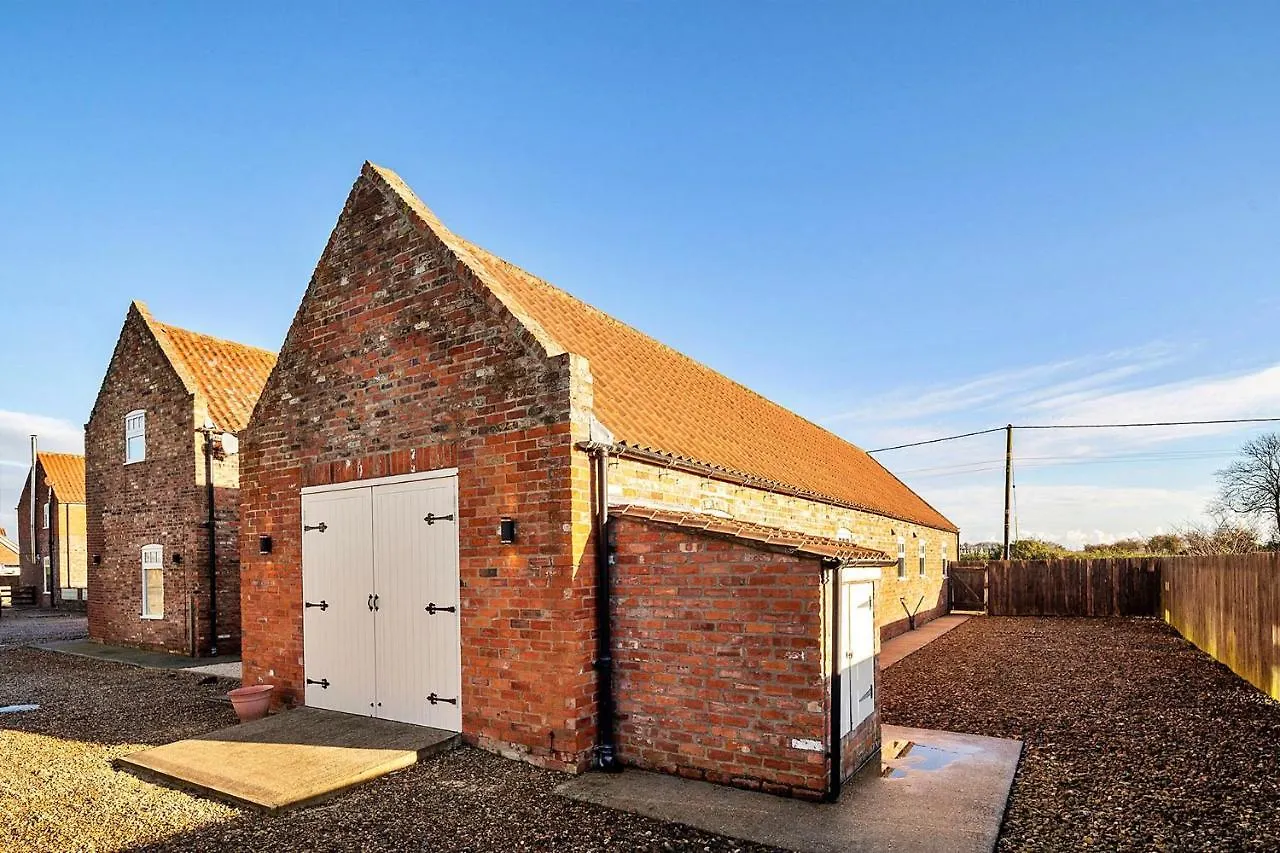 Holiday home Finest Retreats - South Barn Villa Winestead